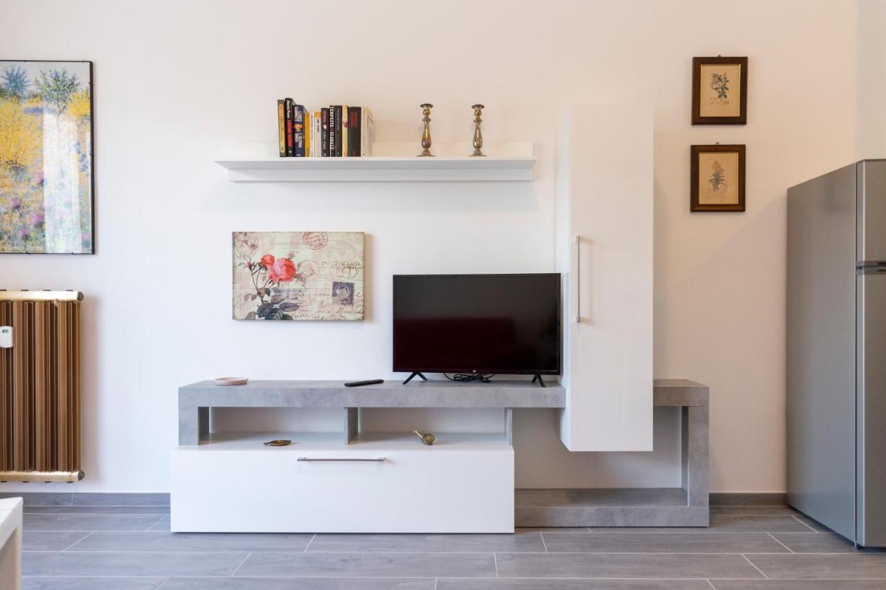 Gray Pearl - Modern Apartment In City Center Arona Eksteriør billede